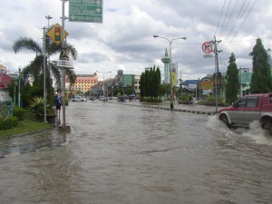 semoga banjir seperti ini tidak terjadi lagi di Jl Pembangunan samarinda